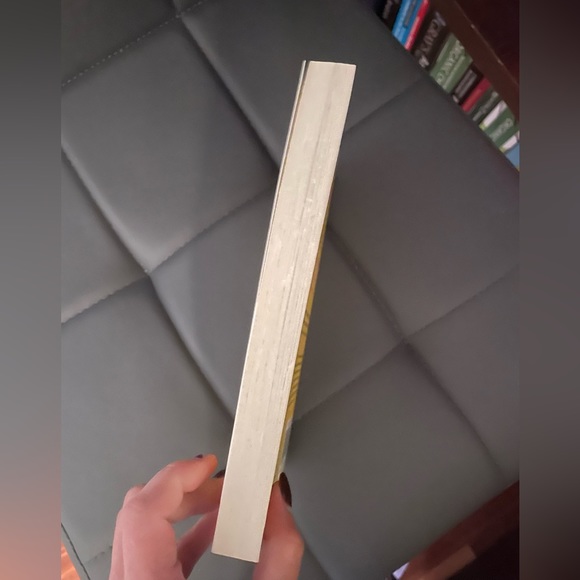 Paperback Book: You Are a Badass by Jen Sincero - Picture 3 of 5